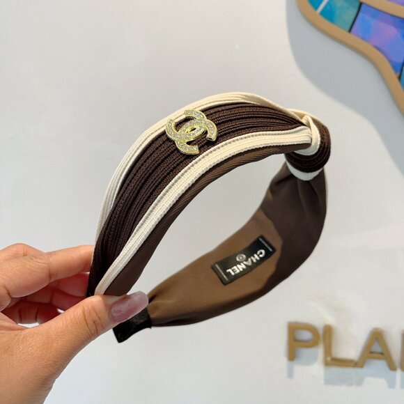 Chanel hair accessories - Picture 1 of 4
